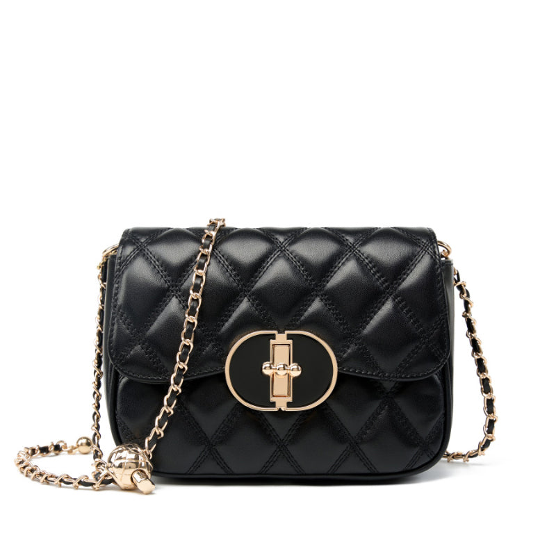 Valersia Chic Allure Crossbody | Quilted shoulder bag with chain and oval clasp