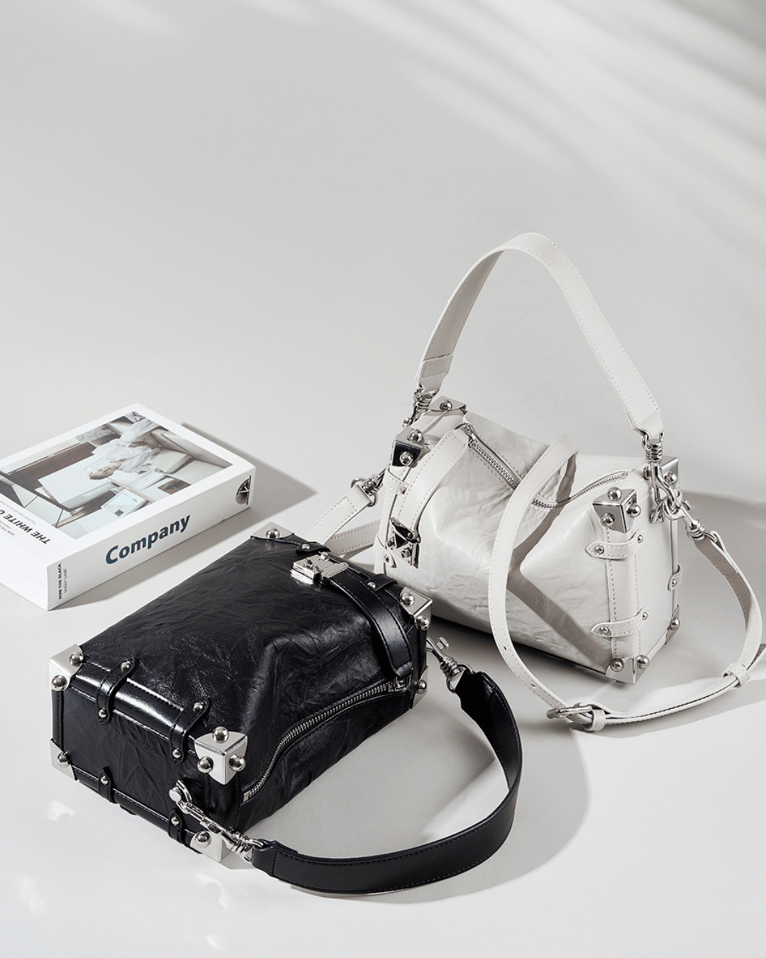 Valersia Silvery Edge wrinkled leather bag | Elegant and original design