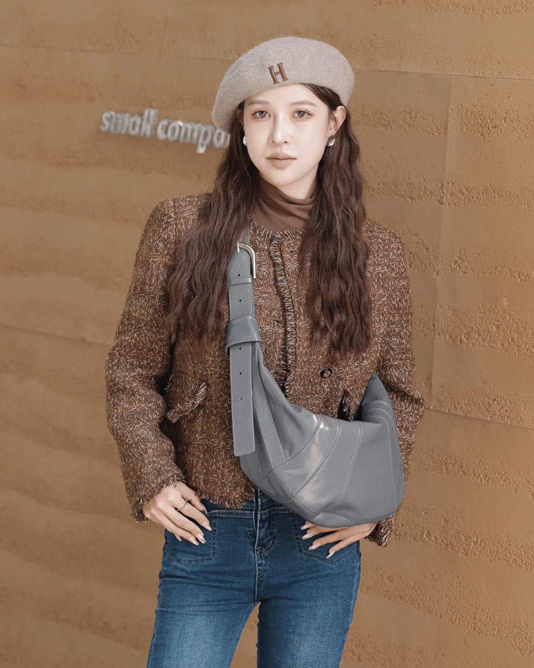 Valersia Banana Curve Lux Leather bag | For everyday use and elegance