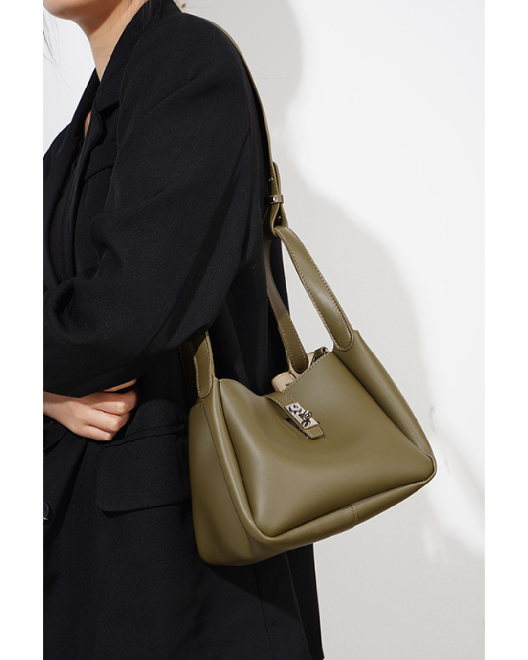 Valersia Lotus Handbag and Shoulder Bag | Modern and Elegant Design