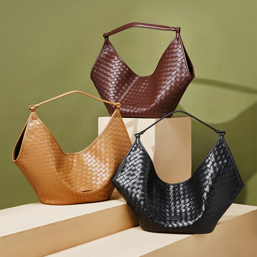 Valersia Braide Élégante Hobo Bag | Spacious and elegant design