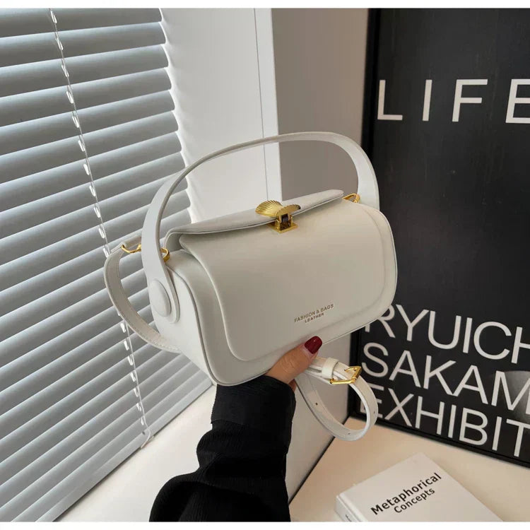 Valersia Handbag and shoulder bag with minimalist retro buckle | Elegant and versatile design