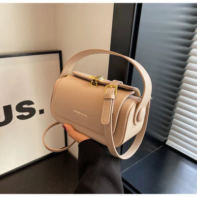 Valersia Handbag and shoulder bag with minimalist retro buckle | Elegant and versatile design