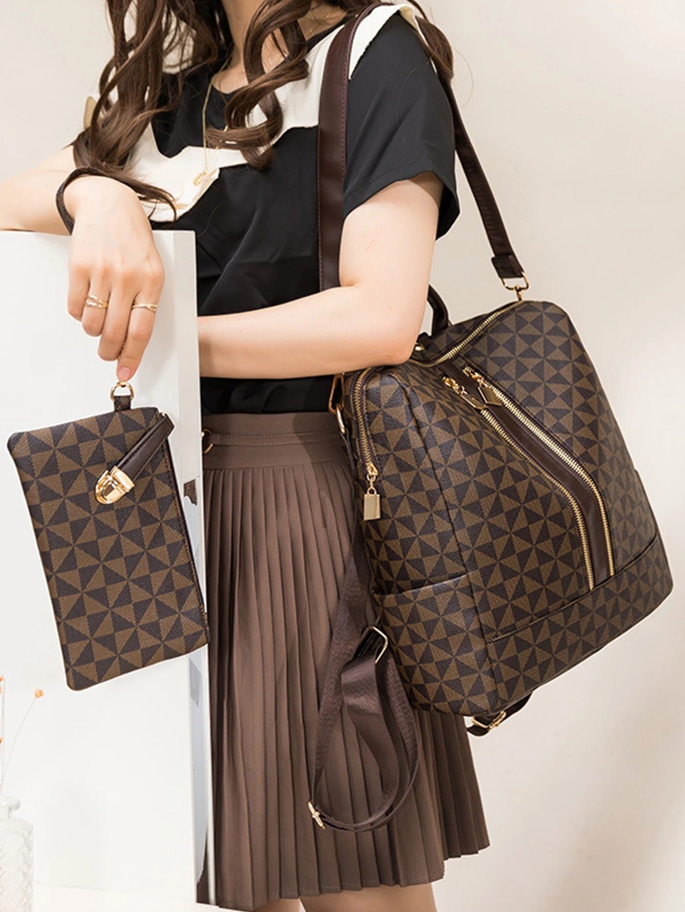 Valersia Elegant minimalist backpack | Classic and elegant design